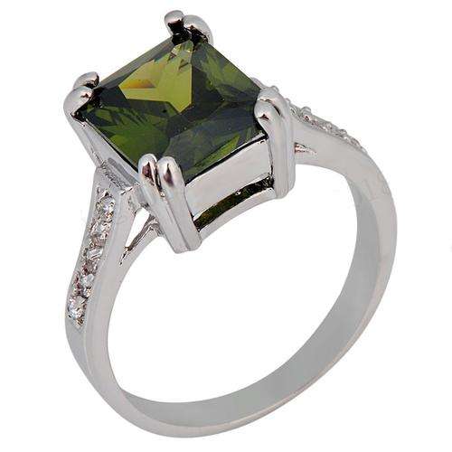 Ladies Elegant 10K White Gold Filled Ring with Olivine Peridot Stone ( Size 7 )